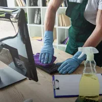 استخدام نیرو خدماتی