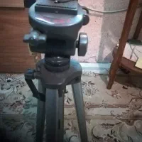 سه پایه دوربین عکس و فیلمبرداری