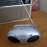 رادیو قدیمی و واکمن و رادیوی نستالژی