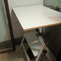 میز محکم مهندسی
