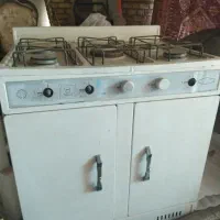 اجاق گازوکمدآشپزخانه