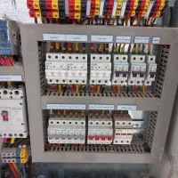 برقکار ماهر سیار، ساختمان و صتعنی
