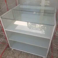 قفسه و ویترین