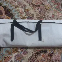 تخت کنار مادر