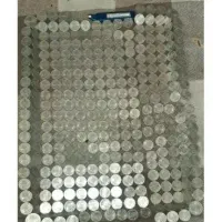 سینی ساخته شده با ۳۲۰سکه ۱قرونی جمهوری