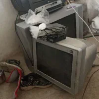 دو عدد تلویزیون