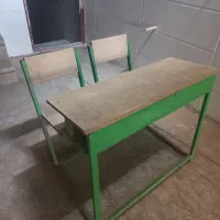 نیمکت فلزی