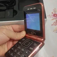 گوشی تاشو ساده