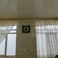 پرده با والان و رو میز تزئیننی