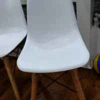 چهار عدد صندلی در حد نو