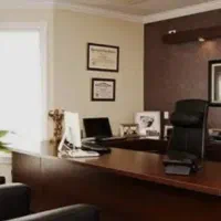 کارشناس فروش خانم با تجربه
