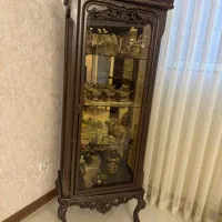 ویترین با جوب راش منبتکاری شده