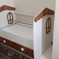 تخت نوزاد به همراه تشک