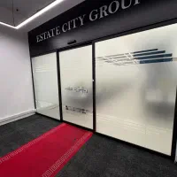 تابلوسازی برچسب مات ماتکن طرح دار دودی پلکسی