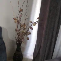 گلدان و گل مصنوئی