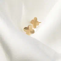 گوشواره میخی طلا 18 عیار مدل مینیمال ونکلیف