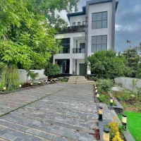 تریبلکس-نما-مدرن-استخر-دار-ویو-دریاچه