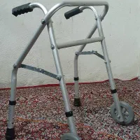 واکر چرخدار