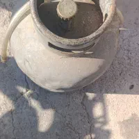 تعدادی کپسول گاز پرسی و بوتان
