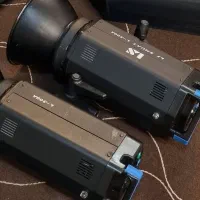 ۲عدد فلاش استودیویی ۳۰۰ژول همراه ۲پایه و کیف و..