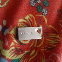 فلش ۶۴گیگ به فروش میرسد