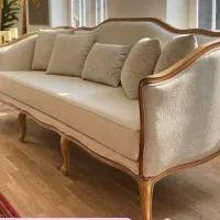 مبل فرانسوی، کویین ومینی مال