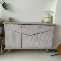 کنسول به همراه میز تلویزیون  درحد نو مناسب جهاز