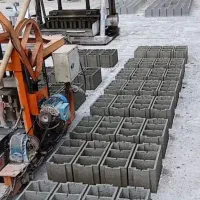 کارگر بلوک زن و تیرچه