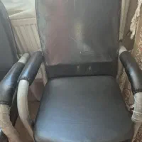 دوتا صندلی انتظار