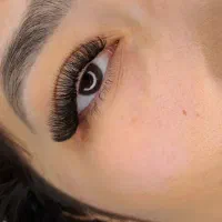 خدمات کاشت مژه دائم لیفت مژه و ابرو کاشت ناخن