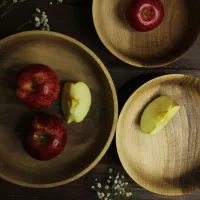 یک نفر نجار و یک برشکار تیکه چسبان دوسنباده زن