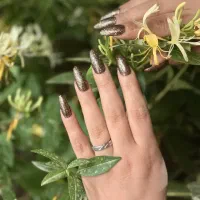 کاشت ناخن فقط ۳۵۰ با بهترین مواد