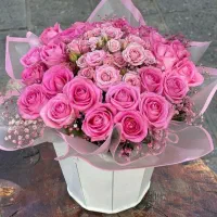 ادمین خانم حرفه ای برای گل فروشی