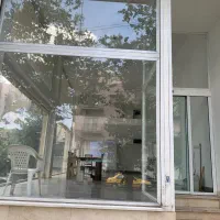 مغازه ۱۰۰ متری