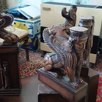 مبل ۷نفره با میز ناهارخوری ۸ نفره به علت کمبود جا