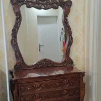 آئینه و کنسول