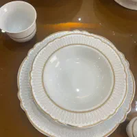 دو دست سرویس چینی ۱۲ نفره جهیزیه