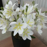 گل و گلدان مصنوعی