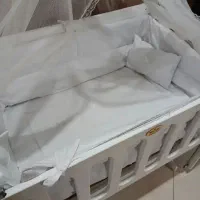 گهواره کودک سالم و درحد نو