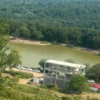 ۴۶۰ متر زمین گردشگری روبروی دریاچه عروس حلیمه جان