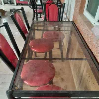 میز صندلی رستوران نو نو هستن اصلا استفاده نشدن