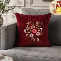 کوسن گلدوزی شده. گلدوزی