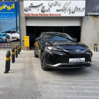 تویوتا ونزا مشکی مدل ۲۰۲۵