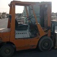 فروش فوری لیفتراک تویوتا 2/5 تنی
