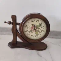 ساعت دیواری دو طرفه