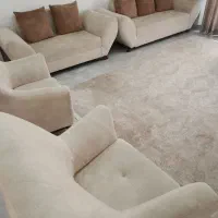 مبل ۷ نفره در حد به همراه میز تلویزیون