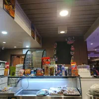 آشپز و کارگر بوفه باشگاه در ۳شیفت کاری