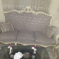 یک دست مبل 9نفره همراه میزوسط وعسل خوری وصندلی مهم