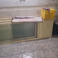 در اتاق آهنی بدون چارچوب