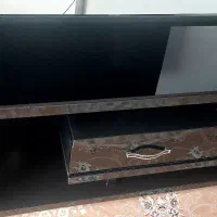 میز تلویزیون.